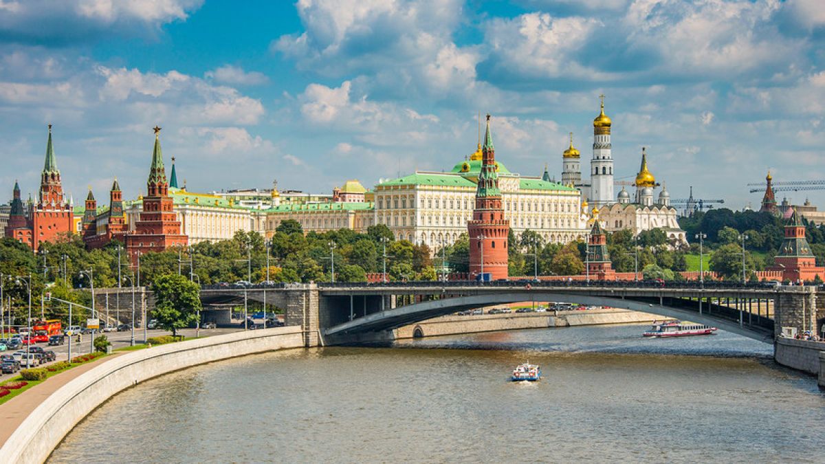 Първи версии за неочакваната смърт на гарда от Кремъл, а в началото на годината...