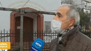 Пълен абсурд с прашки и сутиени XXL пред православен арменски храм в Пазарджик 