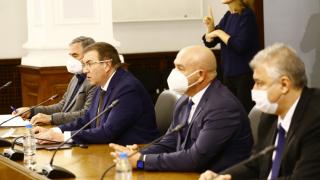 НОЩ с брифинг за К-19 дори на Бъдни вечер
