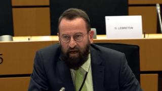Разкриха кой е евродепутатът от гей оргията с 25 мъже в Брюксел