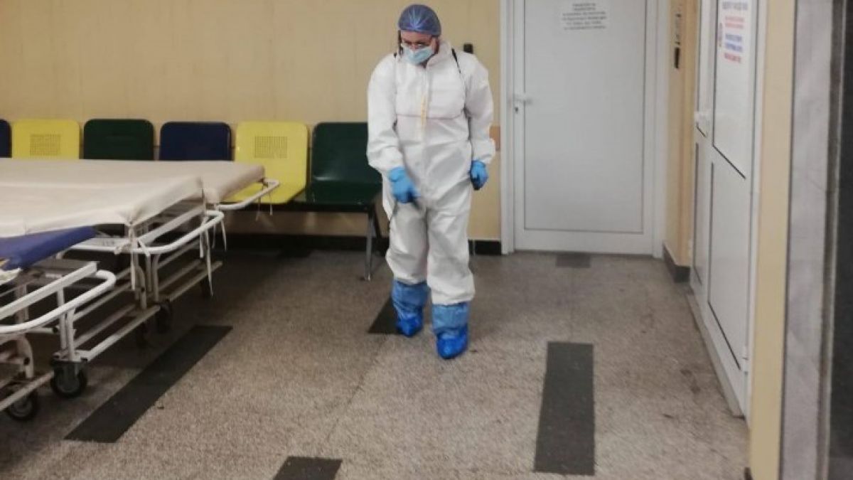 Нинова с шокиращи разкрития за новата си инкогнито-работа СНИМКА