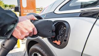 Предложение: Взимате 10 бона бонус, ако си купите електрическа кола