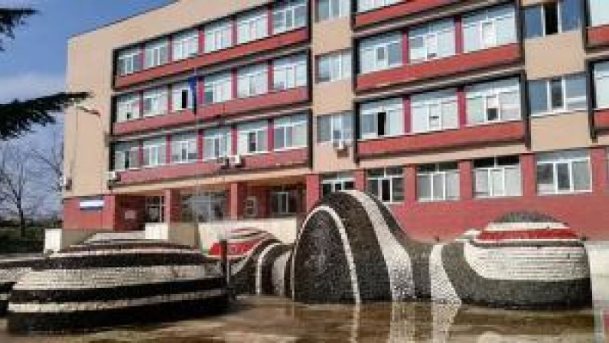 Пореден български учител падна жертва на COVID-19