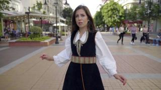 Как Дияна от Перник озвучи с гласа си „Борат 2“