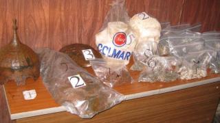 Митничари спряха "Волво" на "Дунав мост" и изпаднаха в шок от откритото СНИМКИ