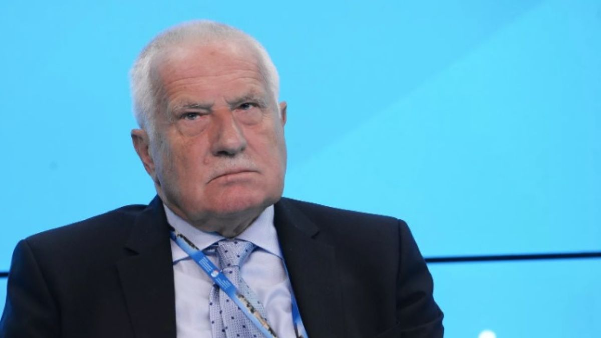 Бивш президент бе глобен за неправилно носене на маската