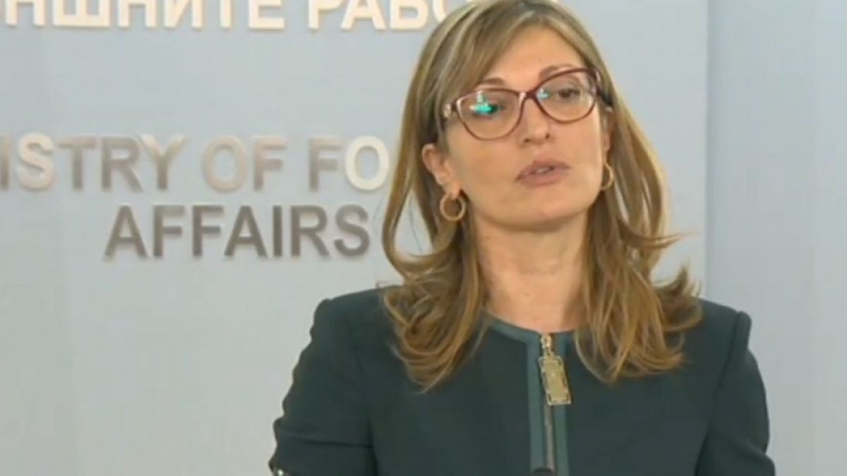 Екатерина Захариева с изявление след срещата с Владо Бучковски ВИДЕО