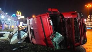 18-годишен открадна тир със стока в Бургас, полиция го преследва ВИДЕО