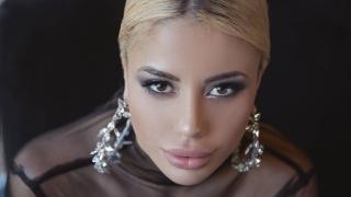 Ето с какъв договор е влязла в "Черешката на тортата" Джейми Елиас СНИМКА