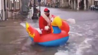 Невиждана гледка в наводнена Венеция ВИДЕО