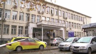Стана ясно кой е мъжът, умрял на стол пред варненска поликлиника 