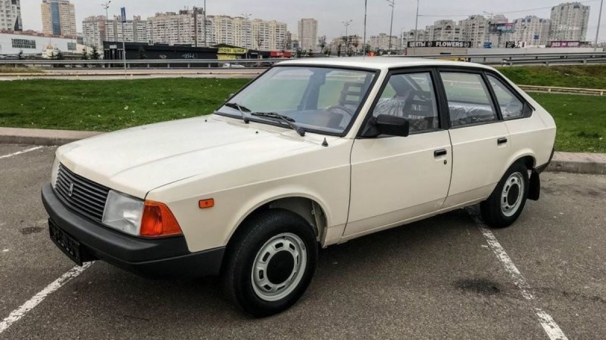 Откриха 30-годишен Москвич-2141 още със заводските найлони ВИДЕО