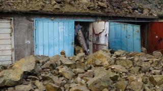 Ето какво остана от гаражите, озовали се за секунди под земята в Дупница СНИМКИ