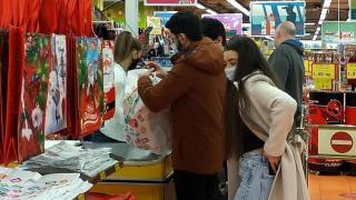 Задава се Черна Коледа у нас, а гробовете свършиха