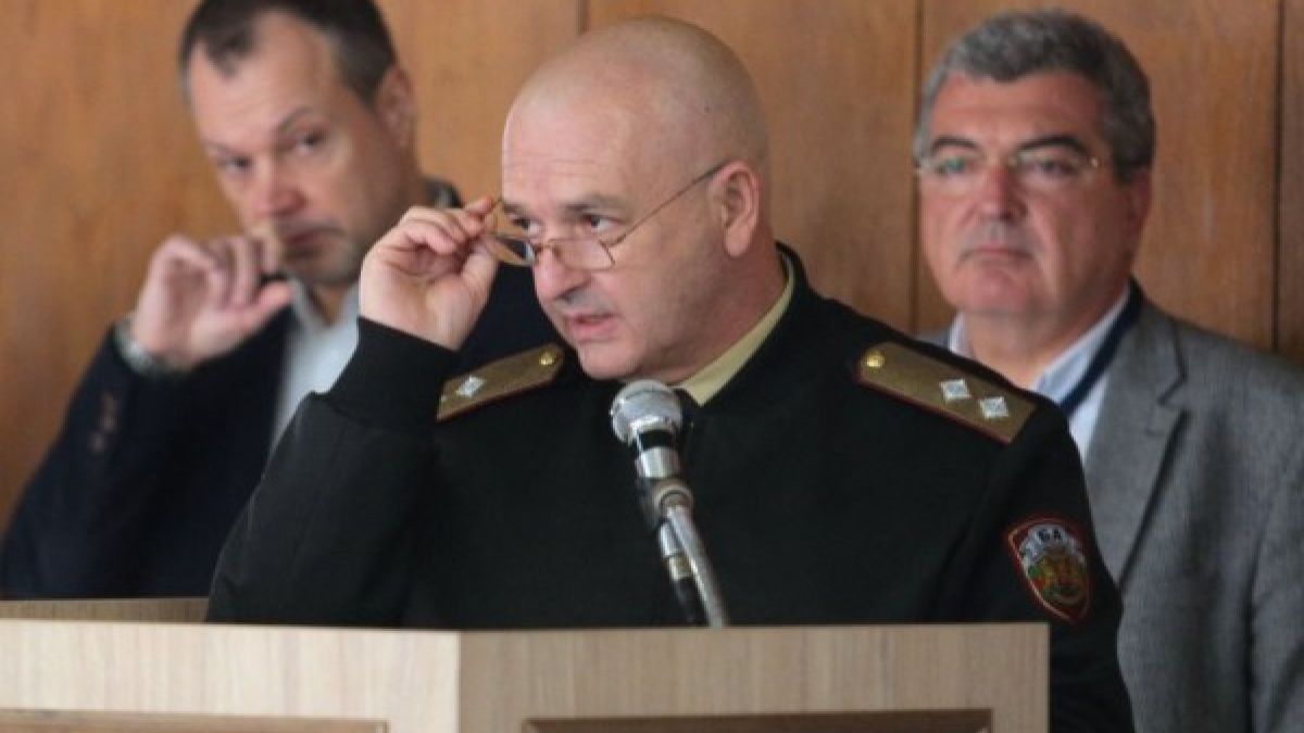 Заради тази простотия Гошо Боеца сега бере душа с К-19 във ВМА