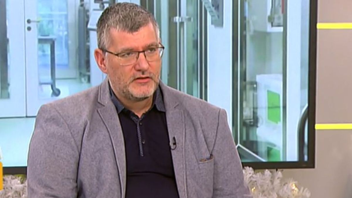 Проф. Момеков огласи кой е големият проблем на българите относно К-19