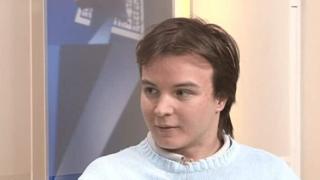 Версия: 23 г. поет Стефан се самоубил заради нещастна любов с Лора