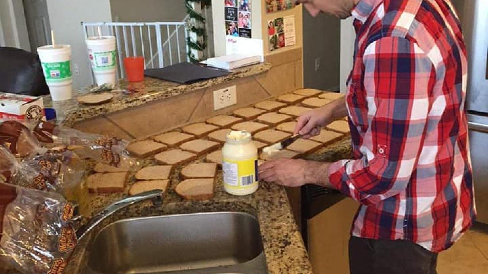 Момченце влезе в стаята на баща си и го шокира с признанието си