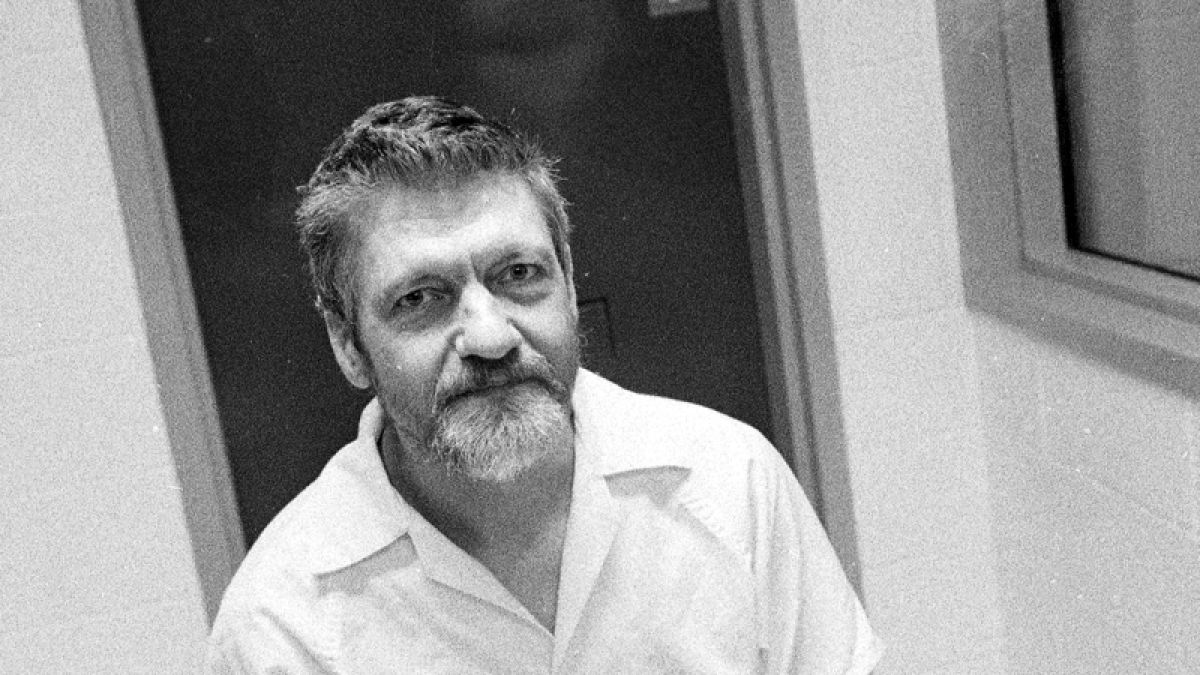 Теодор - извратеният бомбаджия, поставил ФБР на колене, докато се криеше в Монтана