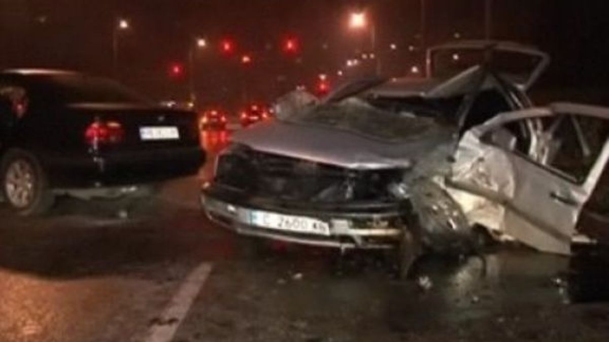Сигнал до БЛИЦ! Зверско меле на столичен булевард, пожарникари помагат на пострадалите 