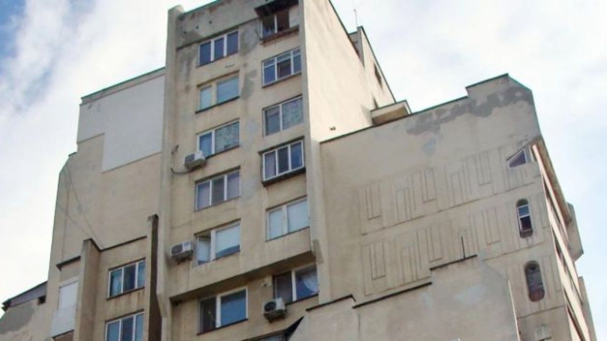 Голяма опасност: Блок в Тутракан заприлича на кулата в Пиза