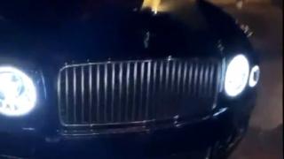 Рапър изненада майка си за рд с чек за 1 млн. долара и Bentley ВИДЕО