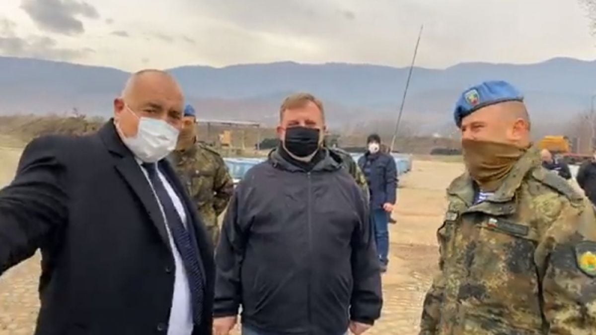 Премиерът изби рибата с шега за казармата, НСО и спецслужбите ВИДЕО