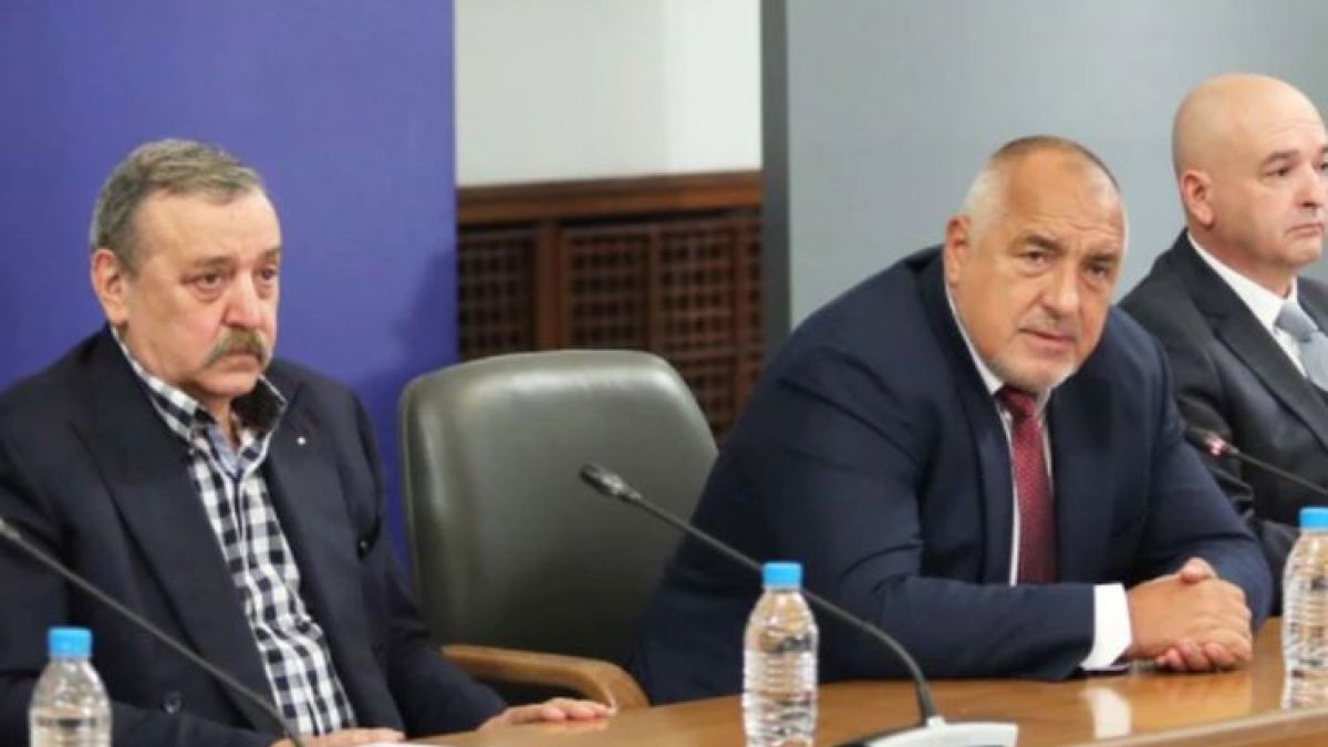 Проф. Кантарджиев обясни правилно ли ще постъпи Борисов, ако изчака с ваксинацията