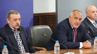 Проф. Кантарджиев обясни правилно ли ще постъпи Борисов, ако изчака с ваксинацията
