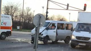 Зрелищно меле с бус в Бургас СНИМКИ 