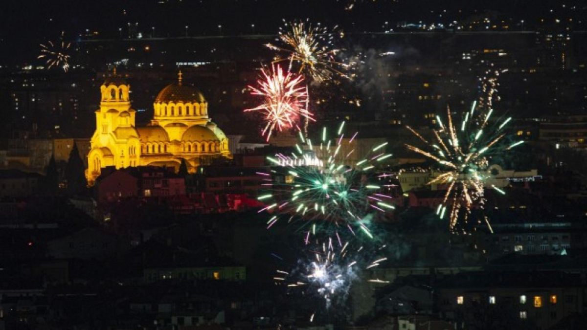 Солена глоба за столичани, решили да палят фойерверки