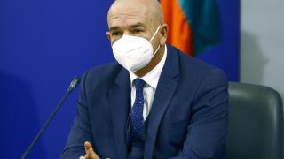 Ген. Мутафчийски стресна с притеснителна COVID-19 тенденция ВИДЕО