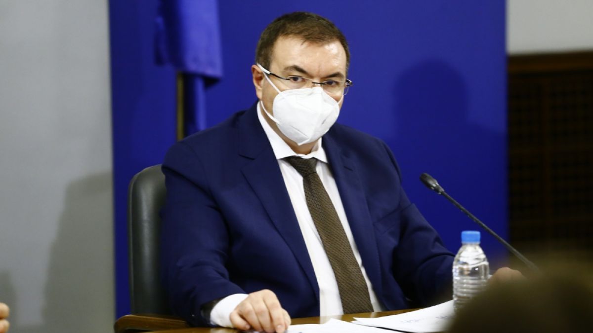 Проф. Ангелов отчете: Над 10 000 българи ваксинирани само за ден