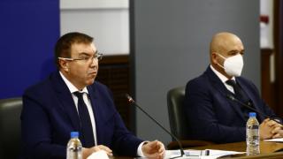 Министър Ангелов обяви тотален локдаун в цялата страна в сила от... ВИДЕО