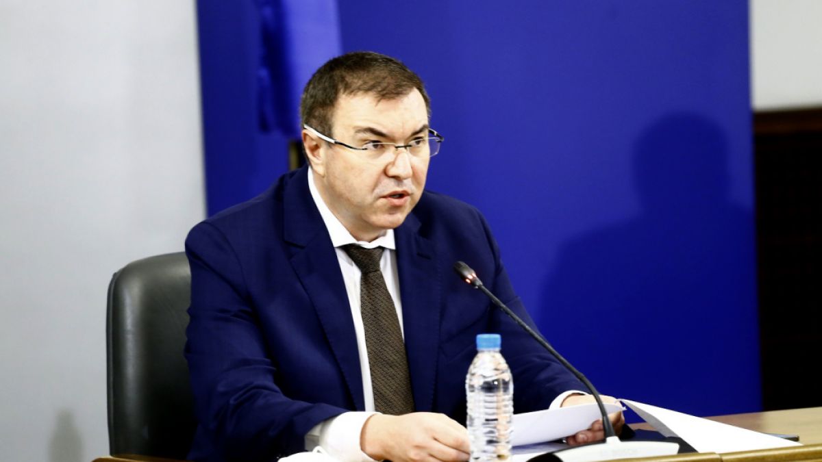 Проф. Ангелов: Путин трябва да стане част от историята