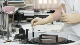 Кошмарът с Великобритания и новия щам на COVID-19 няма край 