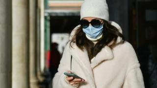 Специалист обясни как трябва да се носят маските през зимата