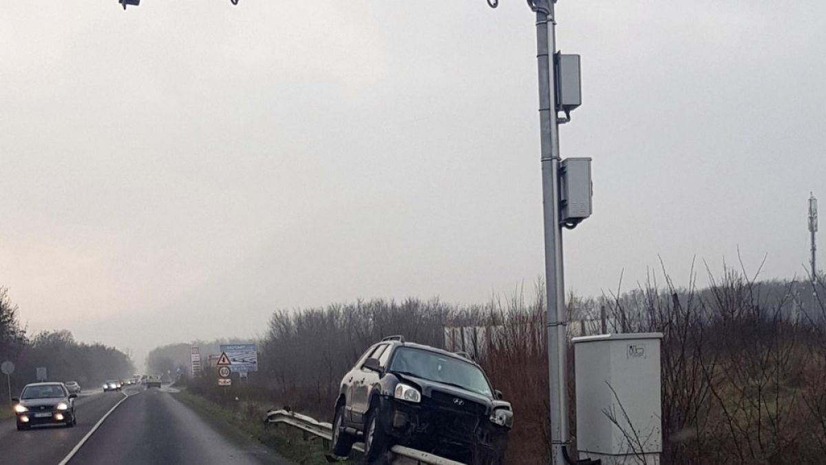 Странна катастрофа в непрогледната мъгла край Стара Загора