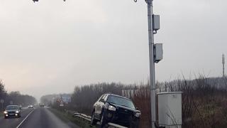 Странна катастрофа в непрогледната мъгла край Стара Загора