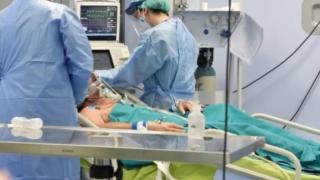 30-г. полицай, покосен от К-19, е в критично състояние, спешно се нуждае от кръвна плазма