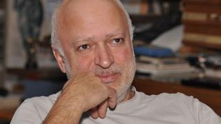 Минеков чете с отвращение критиките към "Отровното трио", идващи отдясно и ето как им отговори