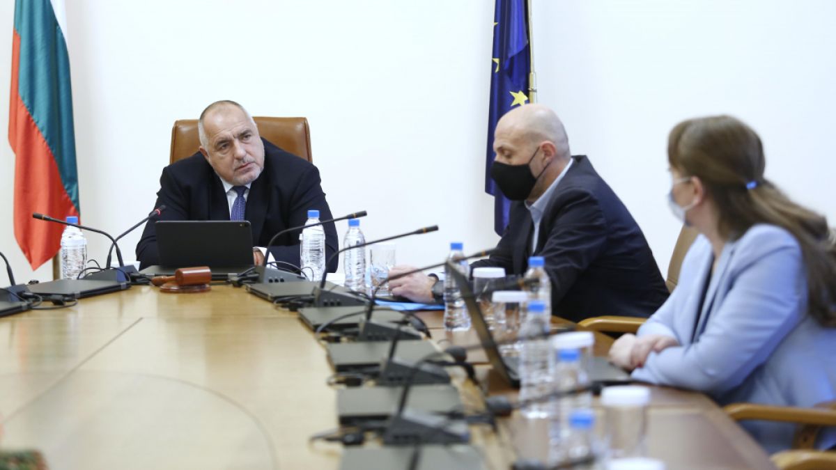 Здравният министър представи на Борисов изключително важен документ СНИМКИ