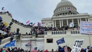 Расте броят на загиналите и ранените при щурма на Капитолия в САЩ ВИДЕО