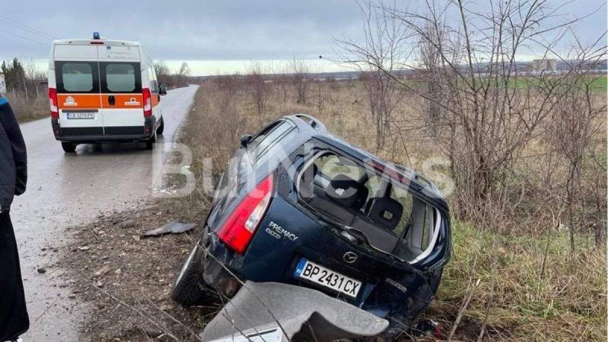 Зверско меле край Враца, шофьор е блокиран между ламарини СНИМКИ