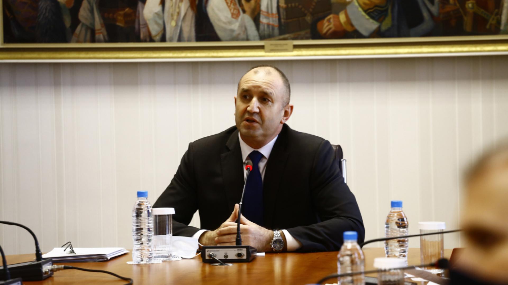 Радев уточни, че не лансирал идеята изборите да бъдат в 2 дни