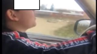 Скандална развръзка с циганчето Фончо, което шофира БМВ и позира с пистолет в ръка
