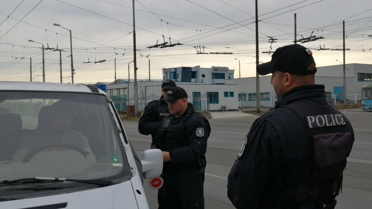 Джигит лети с над 200 км/ч по Подбалканския път 
