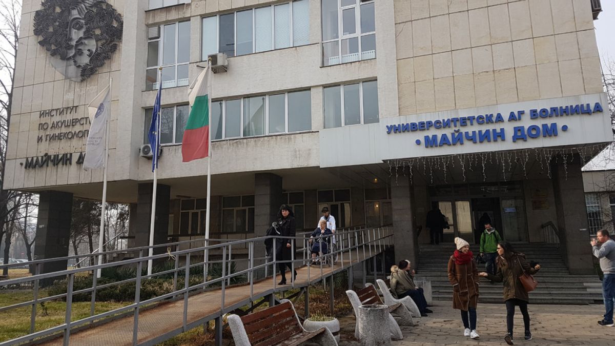 Казаха дали майките с COVID-19 могат да кърмят 