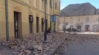 Мистериозни дупки зейнаха в опустошения от трусовете Петриня СНИМКИ/ВИДЕО