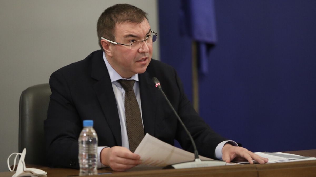 Ангелов обяви имало ли е нарушение на плана за ваксиниране в Сандански